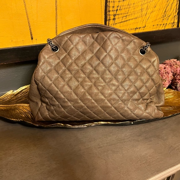 CHANEL BEAUTIFUL VINTAGE BAG - Picture 4 of 10